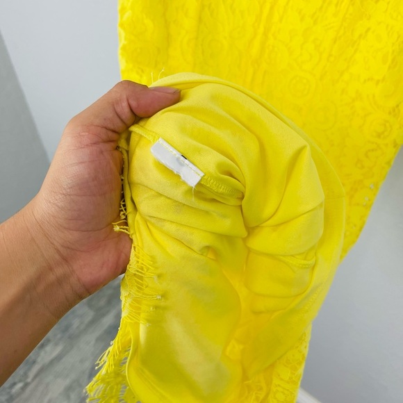 H&M Yellow Lace Fitted Midi v Neck Dress - Picture 6 of 7